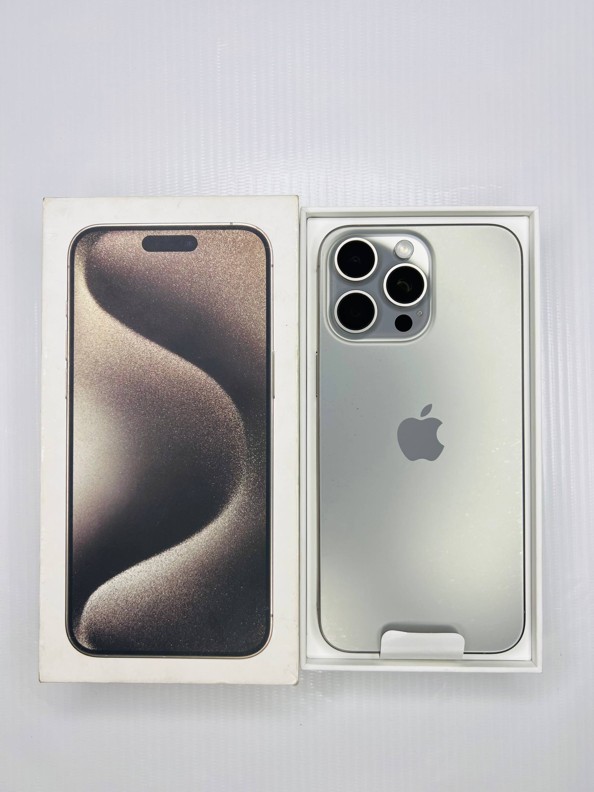 iPhone 15 pro max 256g 88%