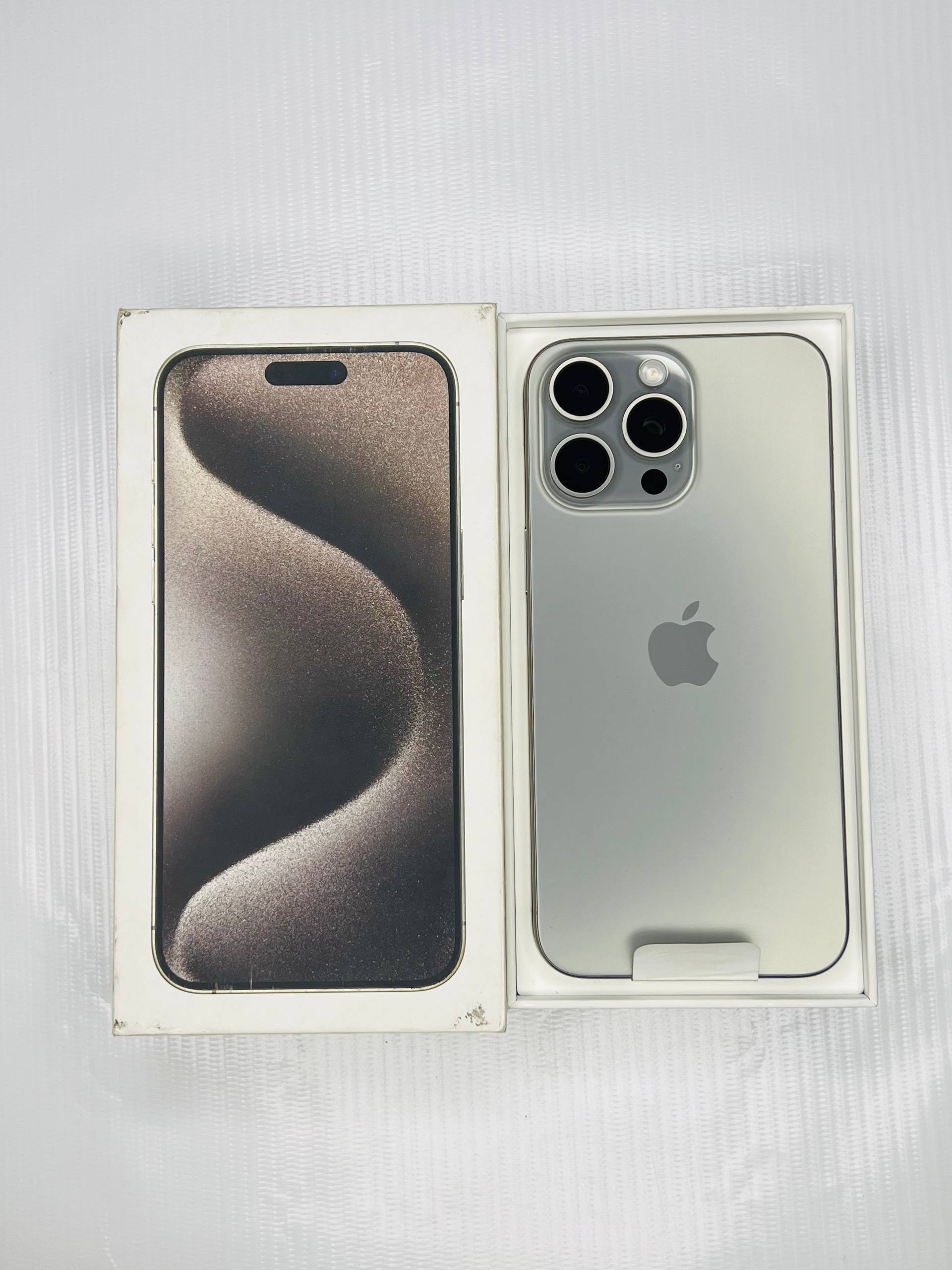 ايفون ١٥ برو ماكس  ٢٥٦جيجا