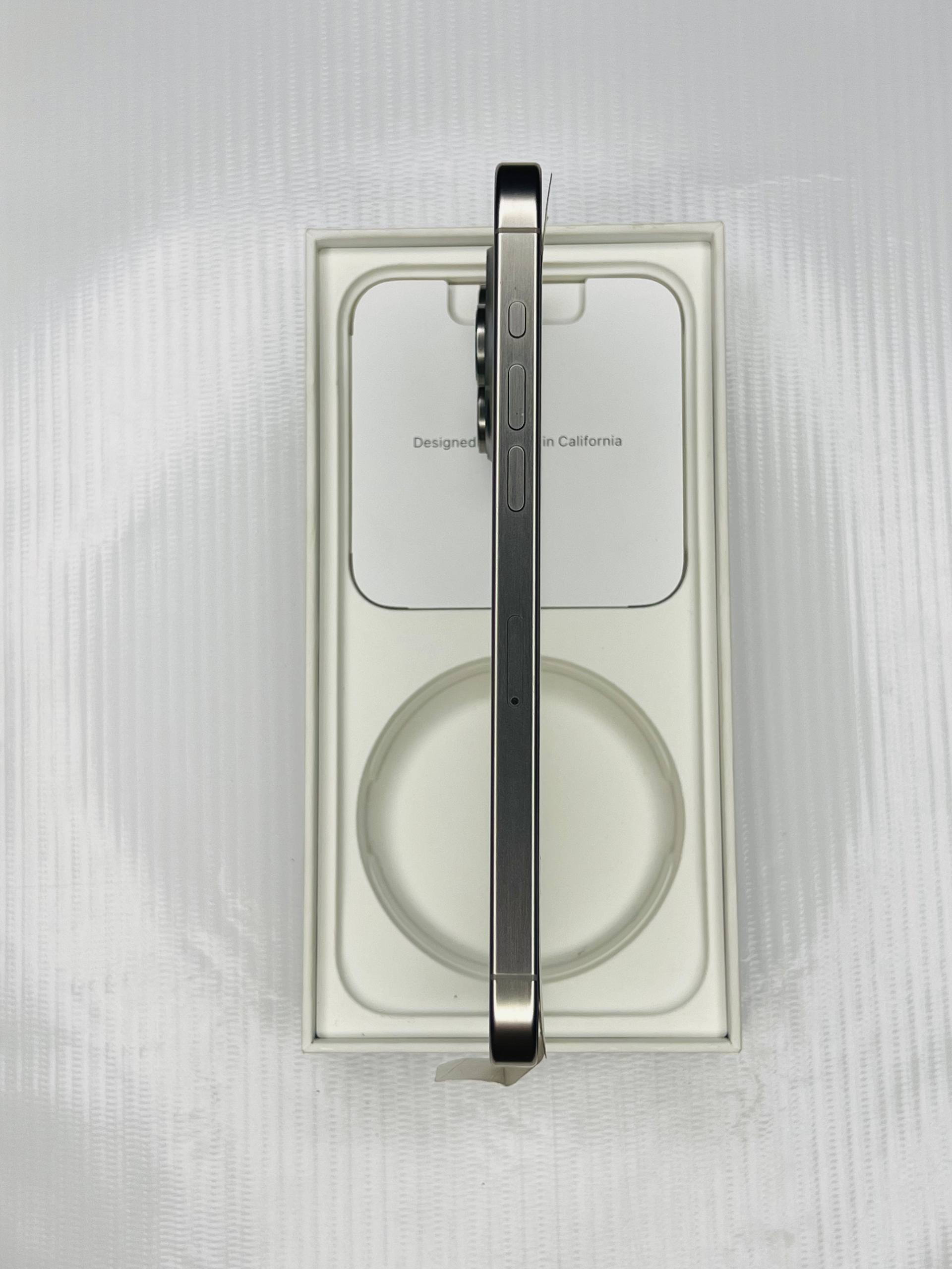 ايفون ١٥ برو ماكس  ٢٥٦جيجا